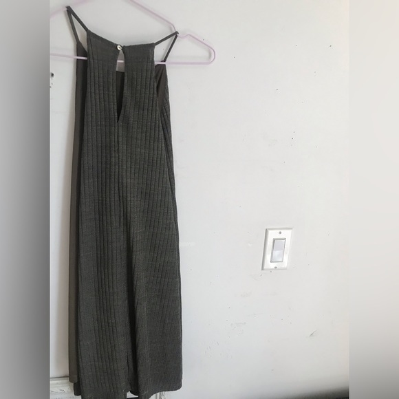 Summer blow out $15!!  Zara olive green 🫒 flowy midi dress - Picture 4 of 10